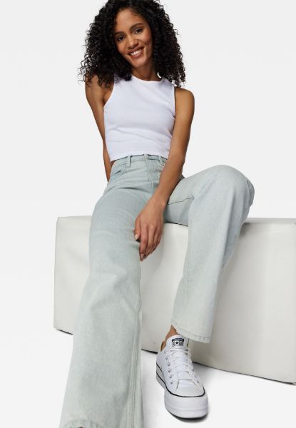 Show details for Mavi Jeans Victoria HiWaist Bootcut L36 & L38 Inch, bleached denim Picture of Mavi Jeans Victoria HiWaist Bootcut L36 & L38 Inch, bleached denim