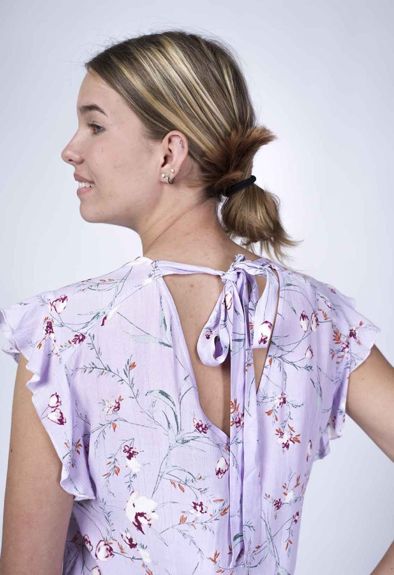 Image de Top en viscose avec nœud et imprimé floral, violet