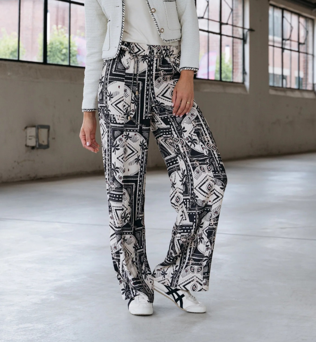 Picture of Tall Women Trousers Wide Lightweight Extra Long, black white sand patterned
