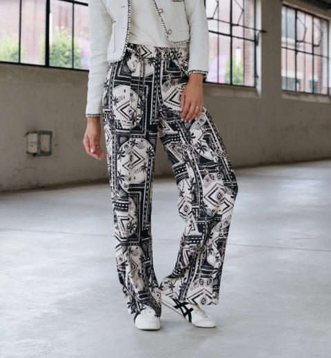 Picture of Tall Women Trousers Wide Lightweight Extra Long, black white sand patterned