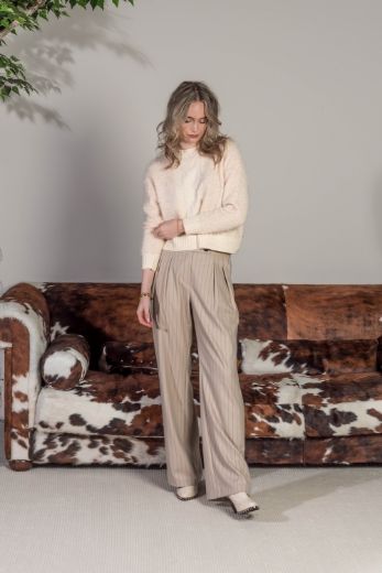 Bild von Tall Damen Strickpullover Hairy Feather Cable Pattern