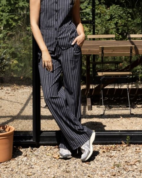 Agrandir l'image de Tall Femme Pantalon Lizzy Fines Rayures Pois Longueur L36 Pouces Image de Tall Femme Pantalon Lizzy Fines Rayures Pois Longueur L36 Pouces