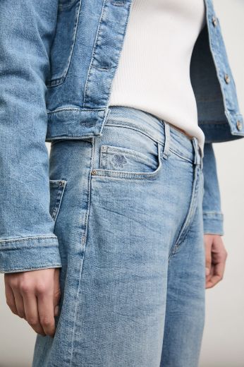 Image de Tall Femmes Jean Kaia Coupe cintrée L36 pouces, bleu botanique