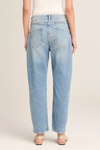 Image de Tall Femmes Jean Kaia Coupe cintrée L36 pouces, bleu botanique